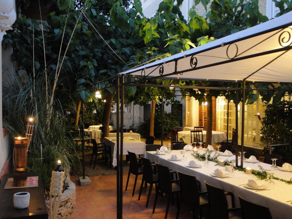 Hotel Restaurant Llansola Sant Carlos de la Ràpita Buitenkant foto
