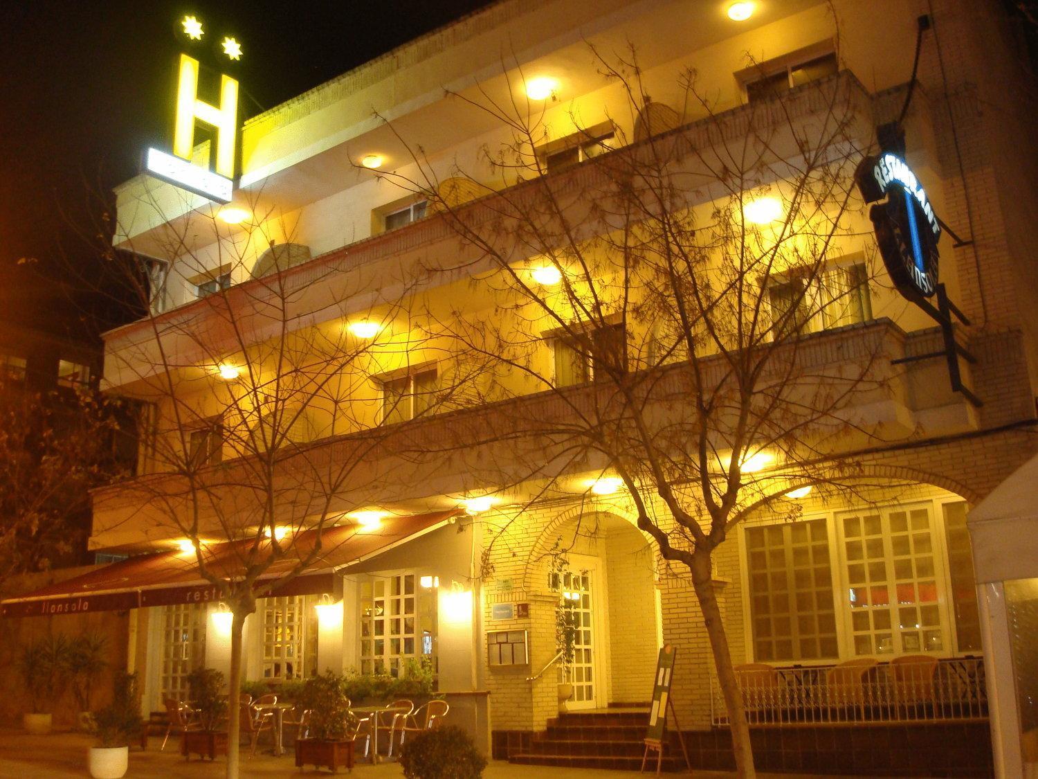 Hotel Restaurant Llansola Sant Carlos de la Ràpita Buitenkant foto