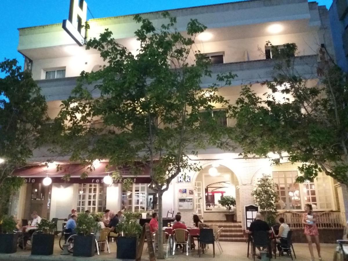 Hotel Restaurant Llansola Sant Carlos de la Ràpita Buitenkant foto