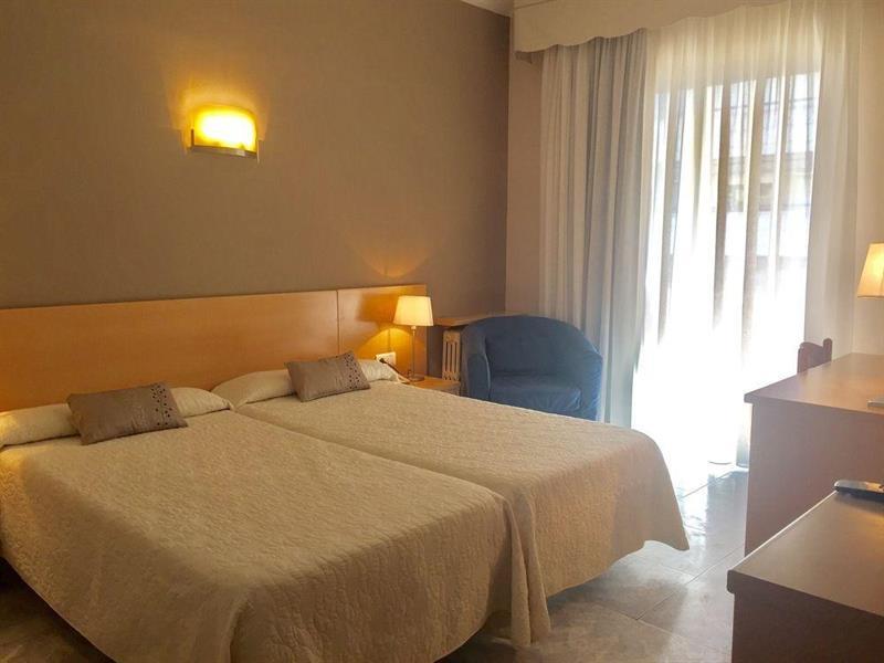 Hotel Restaurant Llansola Sant Carlos de la Ràpita Buitenkant foto