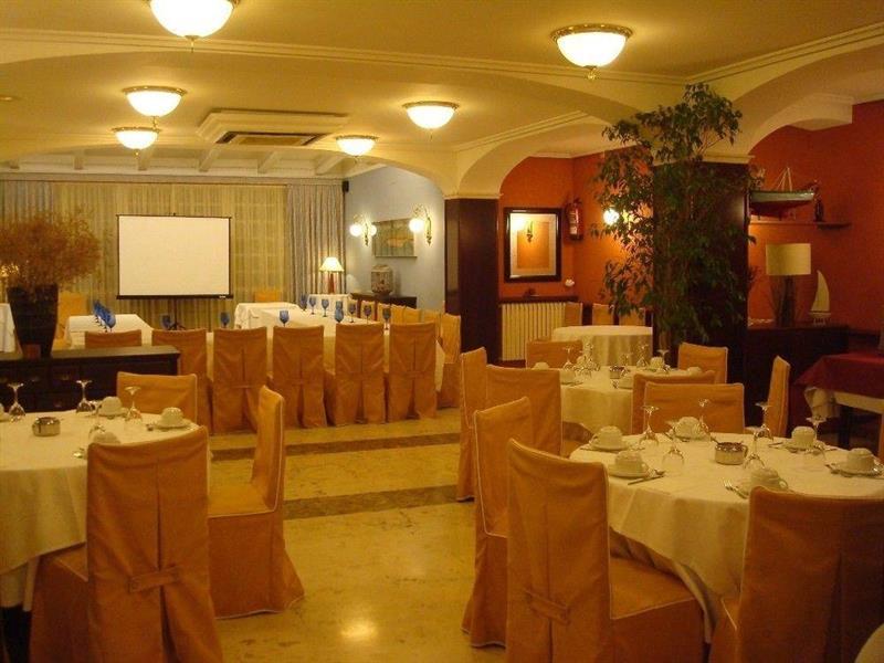Hotel Restaurant Llansola Sant Carlos de la Ràpita Buitenkant foto